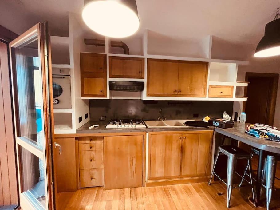 Una Casa Divertente A Roma Bagian luar foto